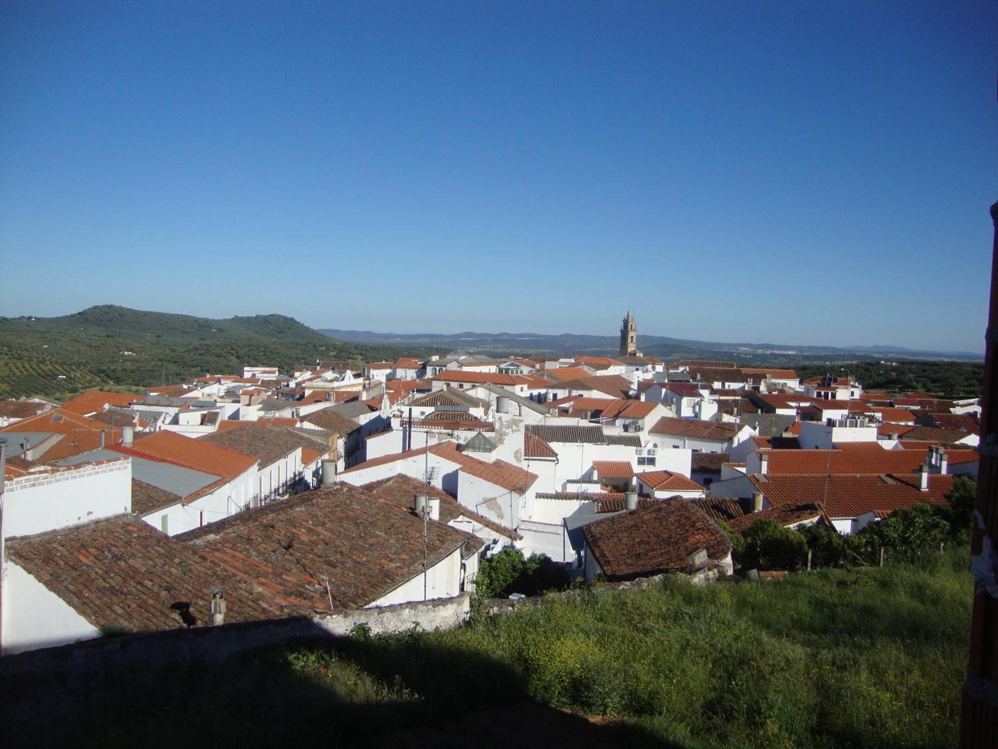 Hostal Mirador de Fuentes Fuentes de León Exterior foto