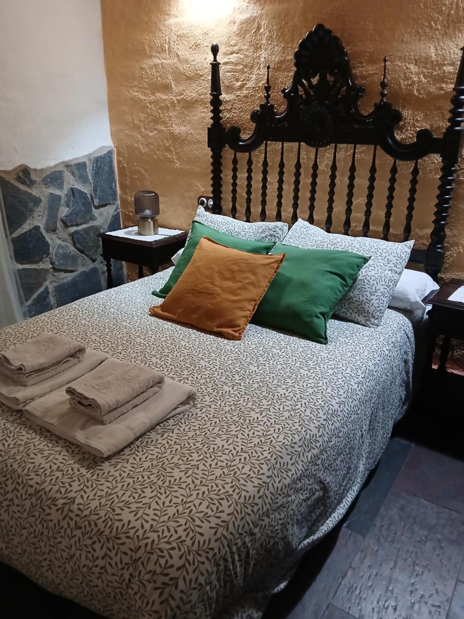 Hostal Mirador de Fuentes Fuentes de León Exterior foto