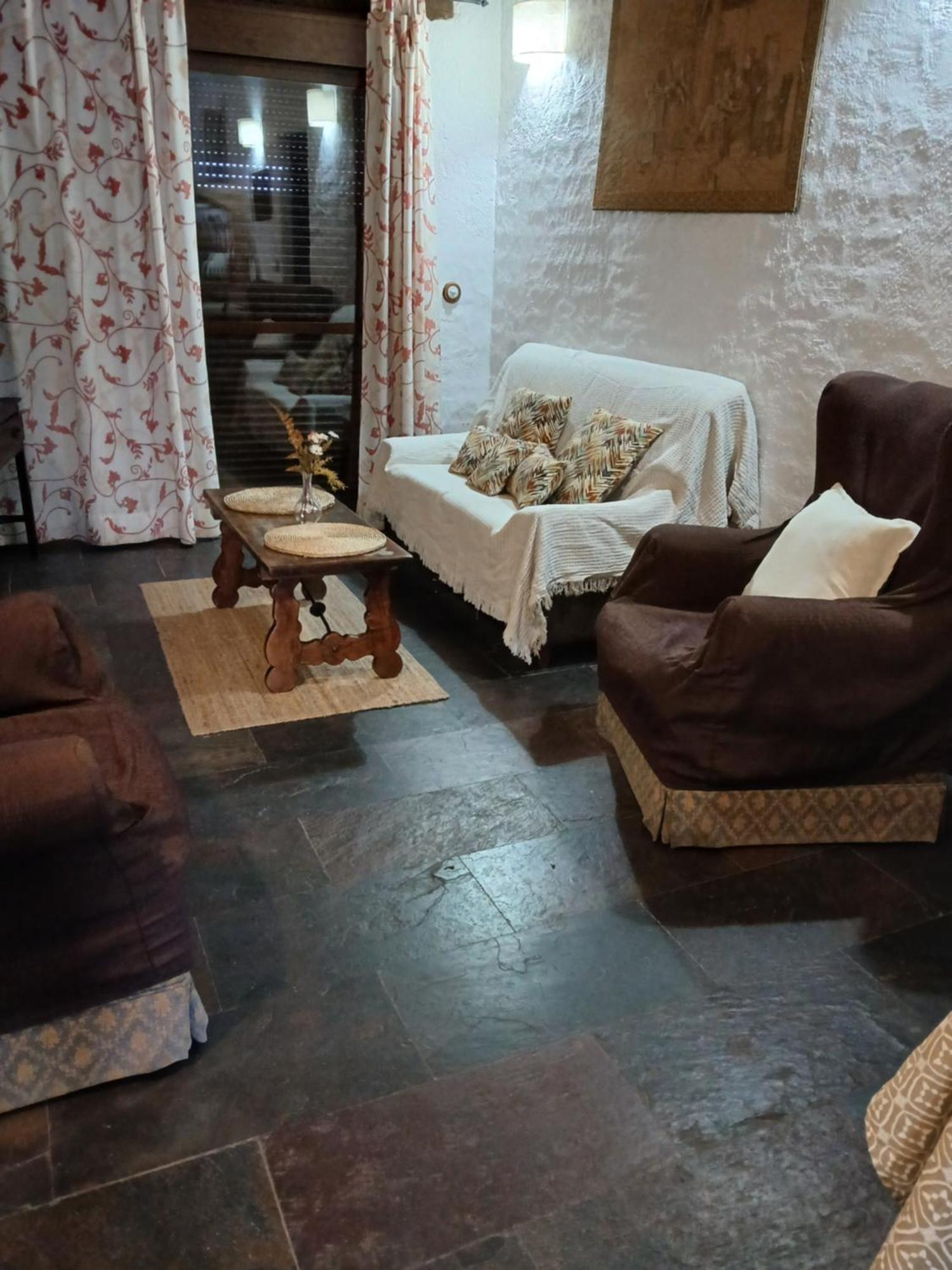Hostal Mirador de Fuentes Fuentes de León Exterior foto