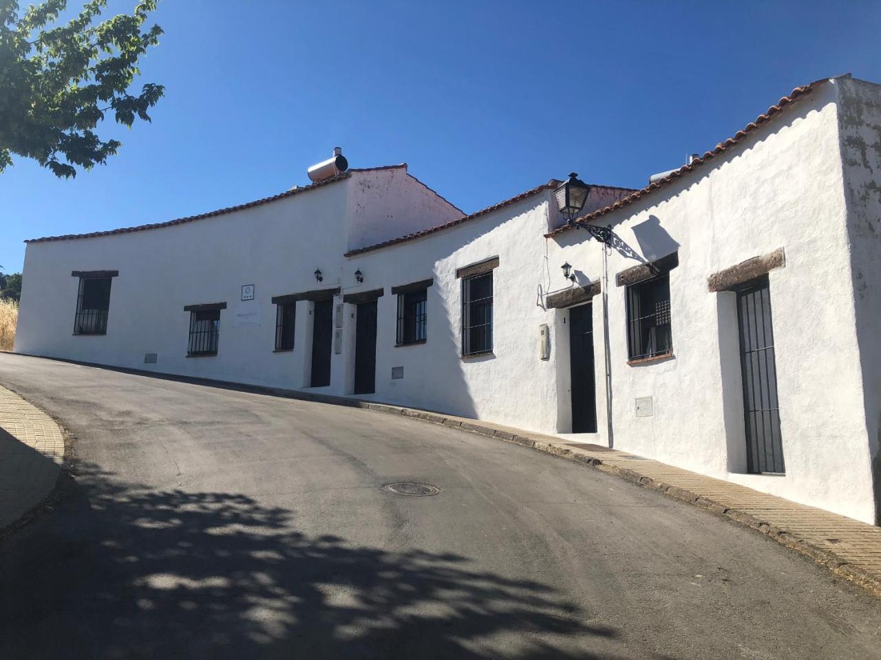 Hostal Mirador de Fuentes Fuentes de León Exterior foto