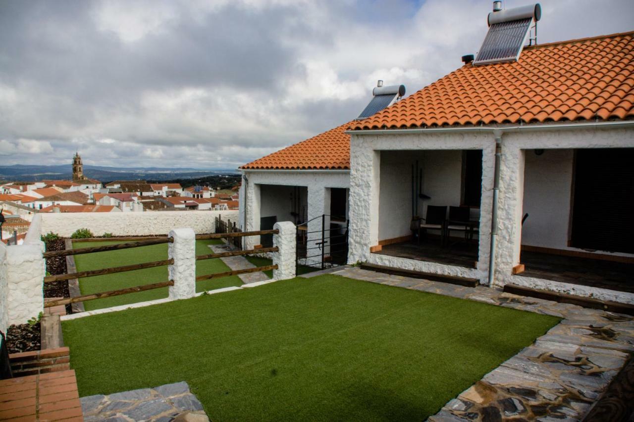 Hostal Mirador de Fuentes Fuentes de León Exterior foto