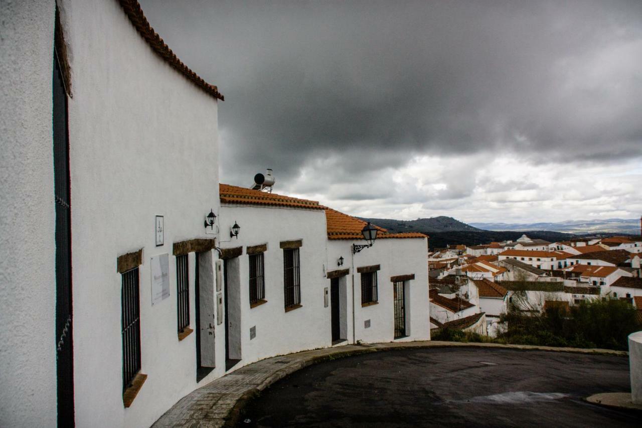 Hostal Mirador de Fuentes Fuentes de León Exterior foto