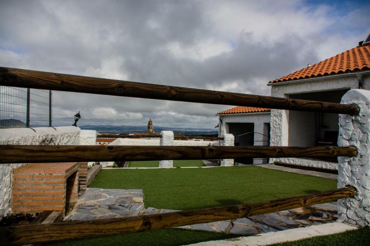 Hostal Mirador de Fuentes Fuentes de León Exterior foto